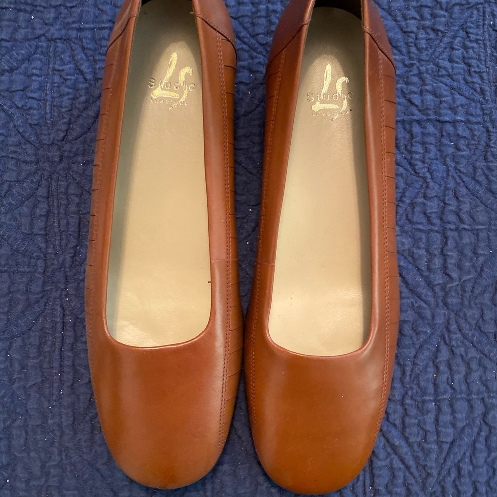 LS studio - new Life stride rich camel flats  7M